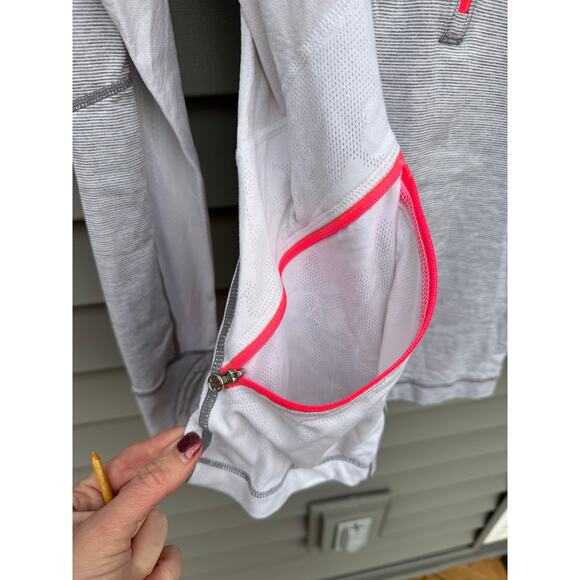 Lululemon Run size 8 Wild 1/2 Zip Long Sleeve Top - Wee Stripe White Fossil RARE - Picture 7 of 16
